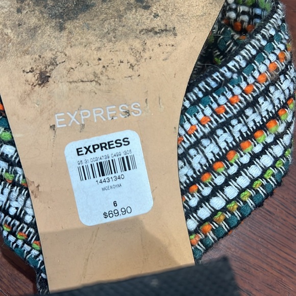 Express Knotted Fabric Slip-On Block Heel Sandals (6) - Picture 6 of 6